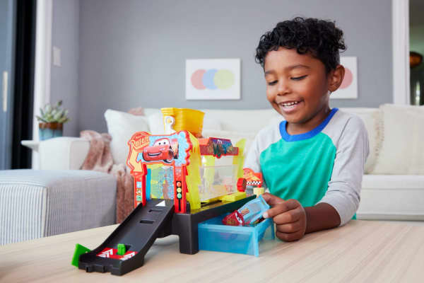 mattel Cars de Disney y Pixar Color Changers Pista de Juguete AutoLavado Rayo McQueen