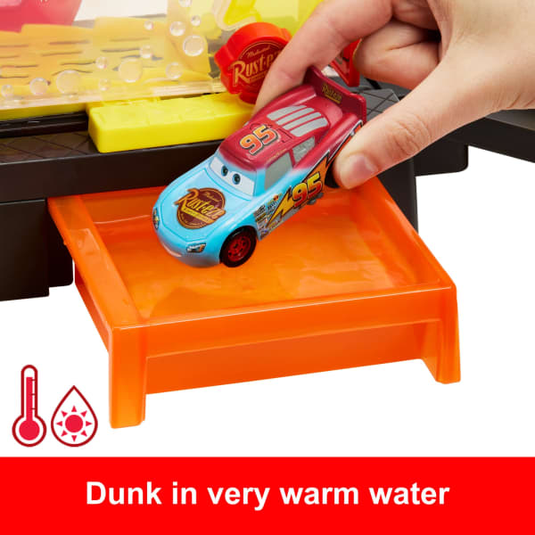 Mattel Disney And Pixar Cars Color Changers Race Ready Car Wash Playset & Color Changing Lightning Mcqueen