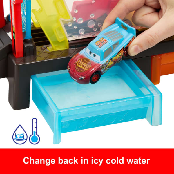 Mattel Disney And Pixar Cars Color Changers Race Ready Car Wash Playset & Color Changing Lightning Mcqueen