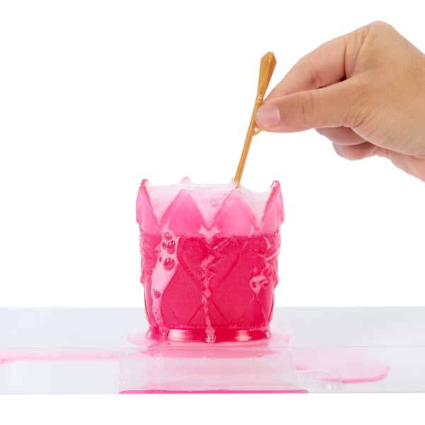 Mattel Disney's Descendants: The Rise Of Red The Sorcerer's Cookbook Doll & Playset Surprise Reveals