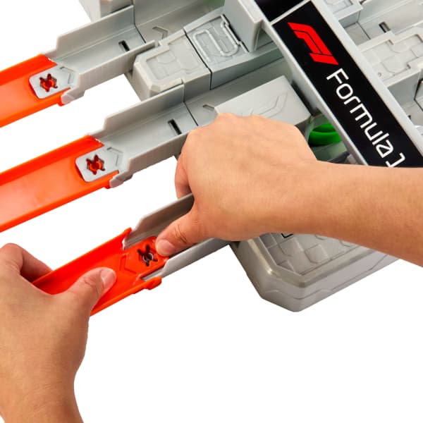 mattel Hot Wheels Race Formula 1 Grand Prix Circuit Track Set With 3 1:64 Scale Die-Cast Toy Cars