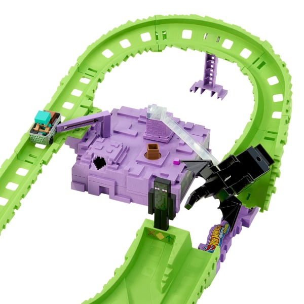 Mattel Hot Wheels Racerverse Minecraft Track Set & Die-Cast Diamond Armor Steve [Walmart Exclusive]
