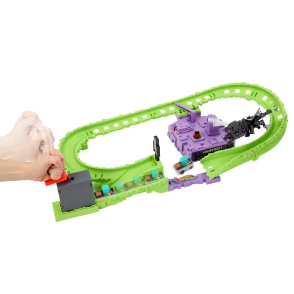 mattel Hot Wheels Racerverse Minecraft Track Set & Die-Cast Diamond Armor Steve [Walmart Exclusive]