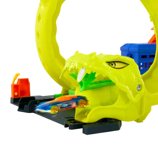 Mattel Hot Wheels Snake Spiral Attack Playset With 1:64 Scale Die-Cast Toy Car & Speed Snap Track