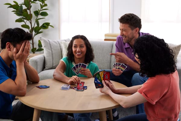 mattel Liar's UNO Card Game For Adults Kids Families Parties & Game Nights Trick Play & Bluffing