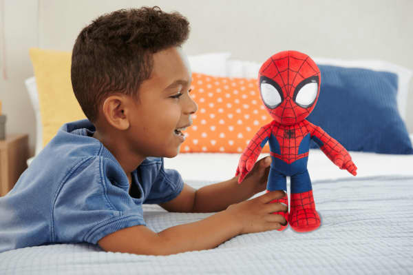 mattel Marvel Plush Talkers Spider-Man Soft Toy 11.75-inch Collectible Figure With Sounds & Phrases