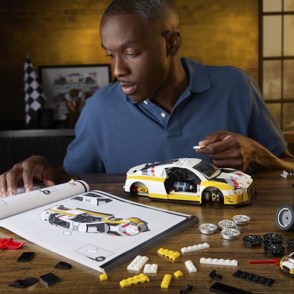 mattel Mattel Brick Shop Hot Wheels ‘15 Audi R8 Lms Building Toy Kit (820 Pieces) For Collectors