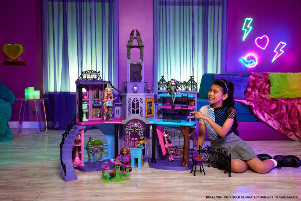 mattel Monster High Haunted High School Doll House With 35+ Pieces Of Furniture And Accessories