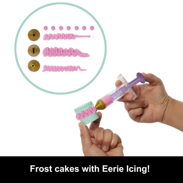 Mattel Monster High Scary Sweet Birthday Cake Kit With Clawdeen Wolf Doll And 20+ Decorating Accessories