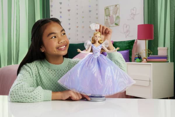 mattel Universal Pictures’ Wicked: For Good Deluxe Glinda Doll With Movie-inspired Outfit & 3 Accessories