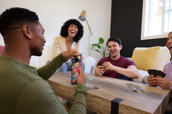 mattel UNO Elite NFL Booster Set Plus With 40 Elite Action Cards 2025 Core Edition (Players May Vary)