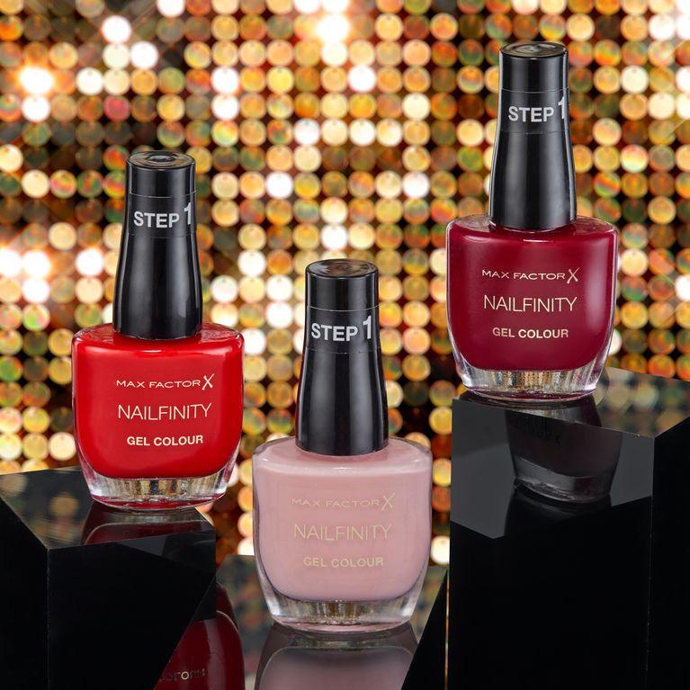 Max Factor NAILFINITY GEL COLOUR NAIL POLISH