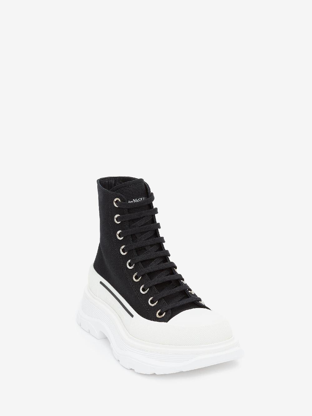 Mcq Alexander Mcqueen Women's Tread Slick Boot In Black/White