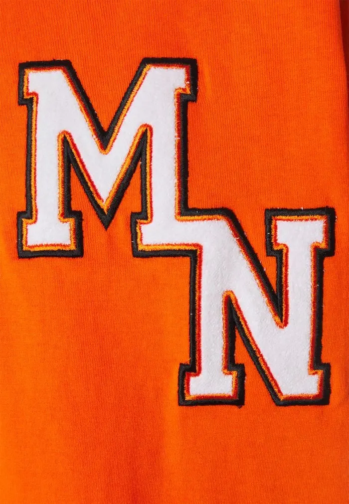Mennace Mennace BADGE REGULAR UNISEX – Print T-shirt – Orange