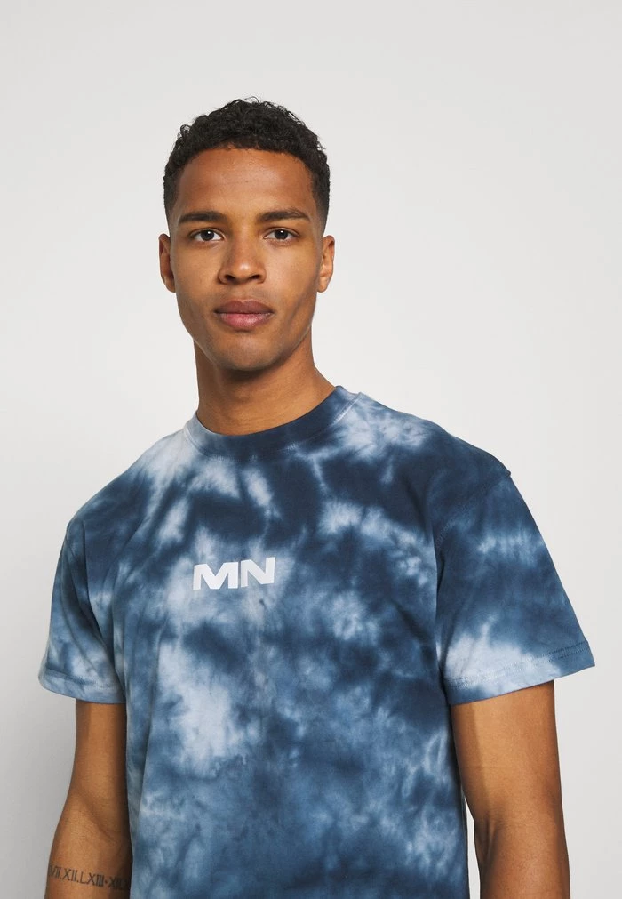 Mennace Mennace BREEZE TIE DYE REGULAR UNISEX – Print T-shirt – Navy