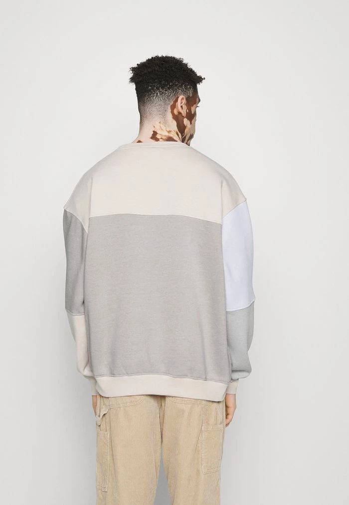 Mennace Mennace CUT AND SEW PATCHWORK – Sweatshirt – Stone