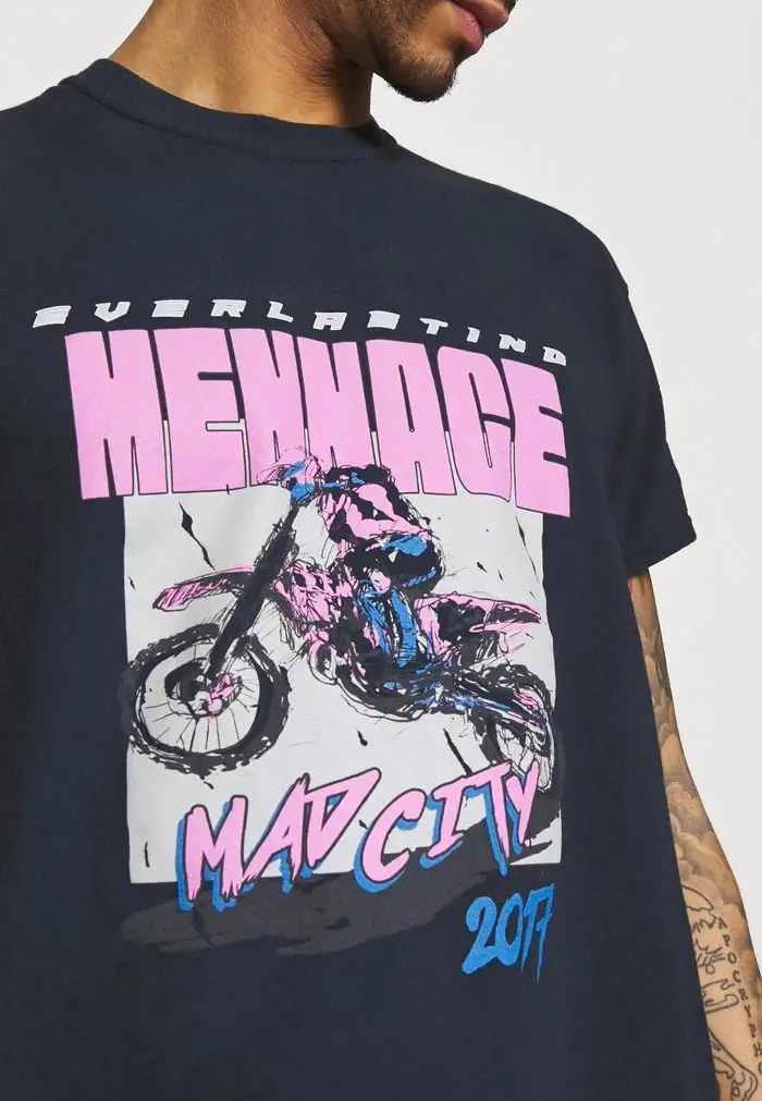 Mennace MENNACE MAD CITY – Print T-shirt – Washed Black