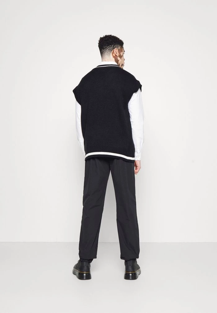 Mennace Mennace CUFFED TROUSER – Trousers – Black