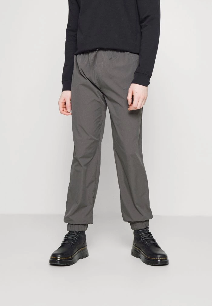 mennace MENNACE CUFFED TROUSER – Trousers – Charcoal