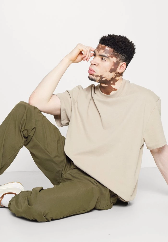 Mennace Mennace CUFFED TROUSER – Trousers – Green