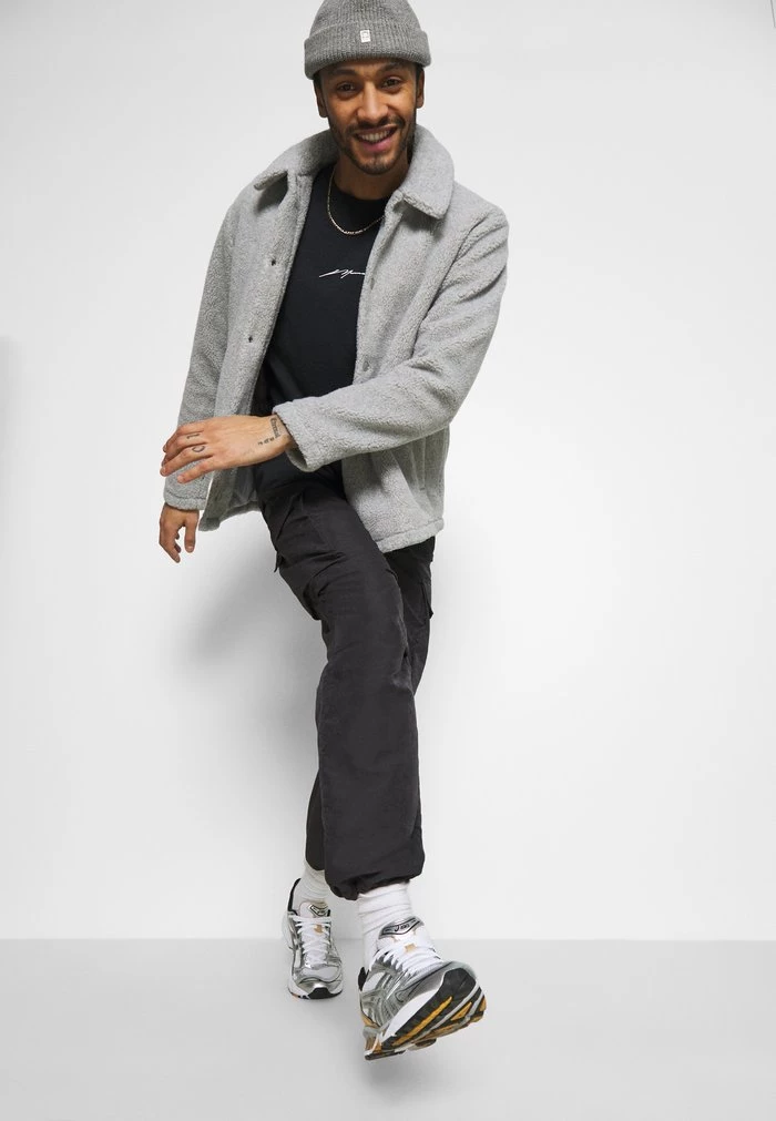 Mennace Mennace EXPANDING – Print T-shirt – Black