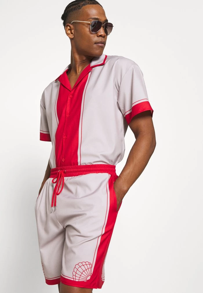 Mennace Mennace SHELL PRINT PULL ON – Shorts – Red