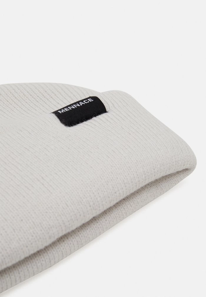 Mennace Mennace MINI ROLL BEANIE WITH TAB UNISEX – Beanie – Off White