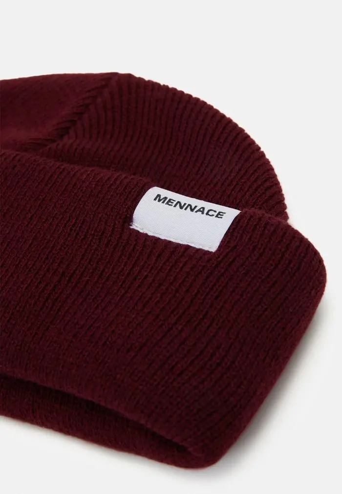Mennace Mennace MINI ROLL BEANIE WITH TAB UNISEX – Beanie – Wine