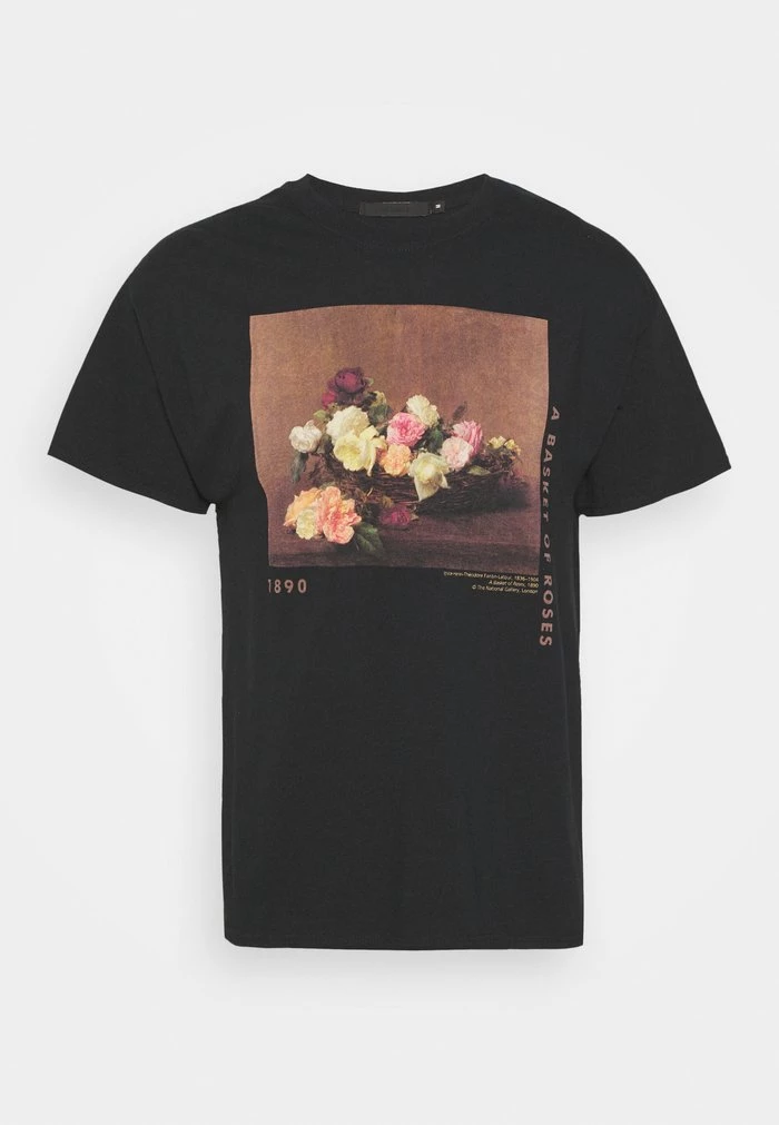 Mennace Mennace ROSEBOWL BASKET OF ROSES – Print T-shirt – Washed Black
