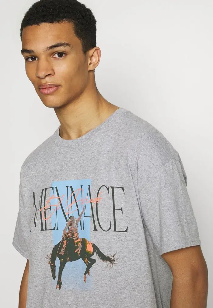 Mennace Mennace ROSEBOWL RODEO REGULAR – Print T-shirt – Grey