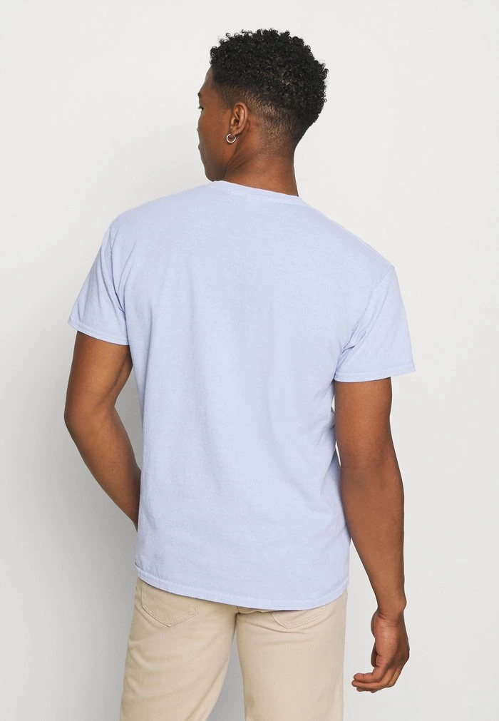 Mennace Mennace TRACK 2017 REGULARSS – Print T-shirt – Light Blue