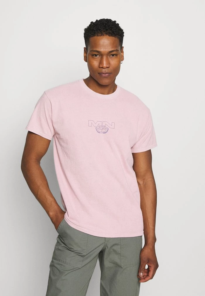 Mennace MENNACE TRACK GUIDE REGULAR – Print T-shirt – Pink