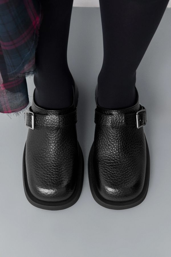 Miista Aroa Mules Black Grainy Leather