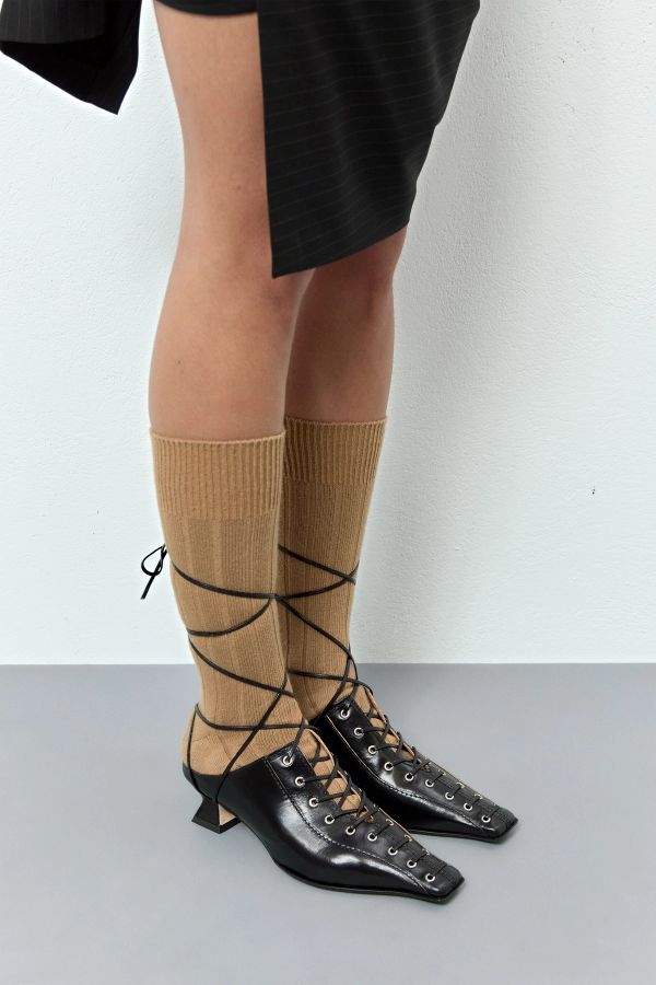 miista Asia Courts Black Leather