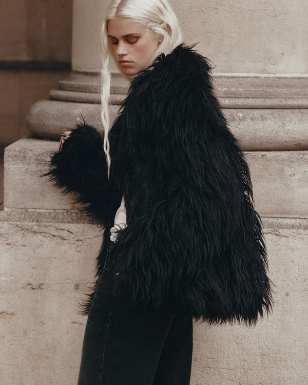 mikuta The Black Fluffy Jacket