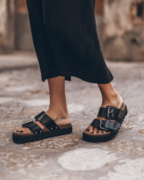 mikuta The Black Leather Buckle Sandals