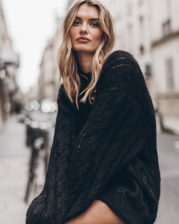 mikuta The Black Oversized Cable Knitted Sweater