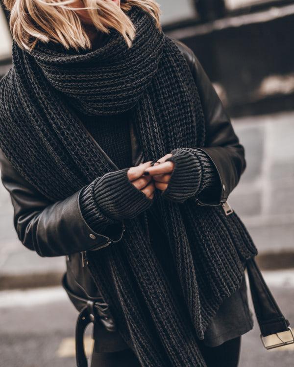 Mikuta The Dark Faded Knit Scarf