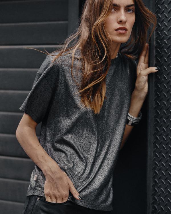 mikuta The Dark Glitter Base T-Shirt