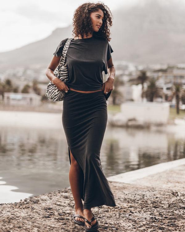 Mikuta The Dark Long Skirt