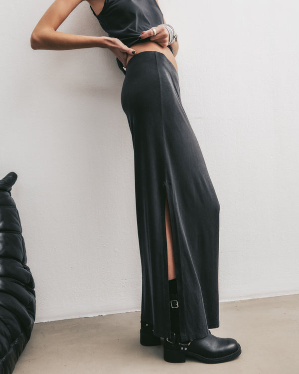 mikuta The Dark Long Skirt