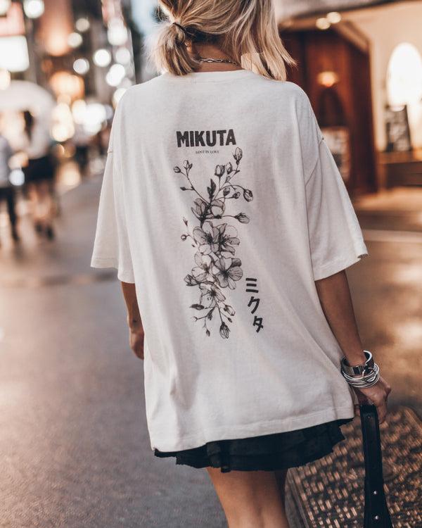 mikuta The White Lost In Love Unisex T-Shirt