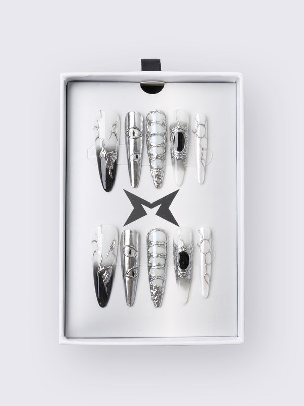 Minga London Chrome Crush Press On Nail Set