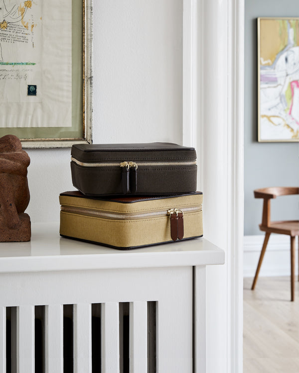 Mismo M/S Capsule Navy/Dark Brown