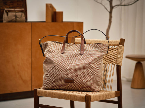 mismo M/S Companion A Lovely Land/Cuoio