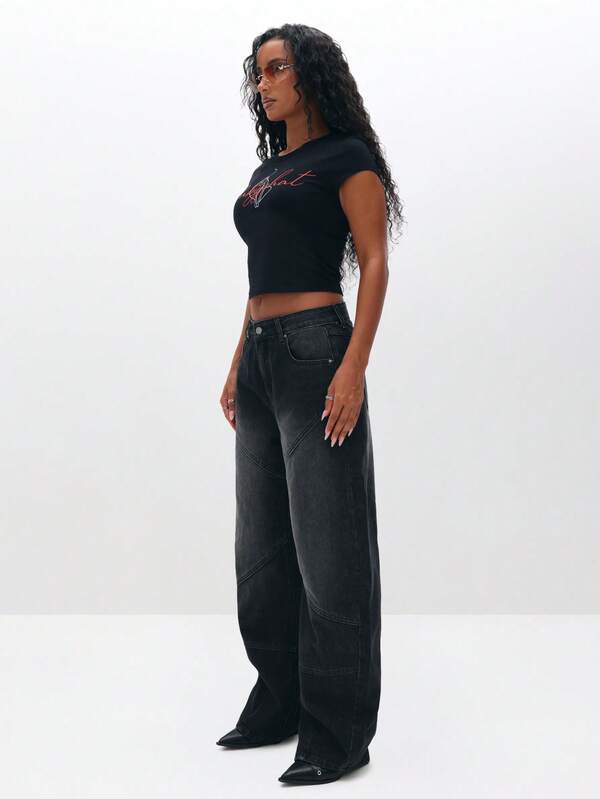 Missguided BABYPHAT Raglan Sleeve Graphic Tee With Script Print Logo Short Sleeve Crop Top For Summer Casual Wear