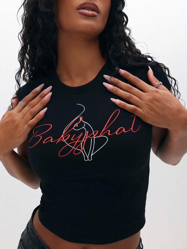 Missguided BABYPHAT Raglan Sleeve Graphic Tee With Script Print Logo Short Sleeve Crop Top For Summer Casual Wear