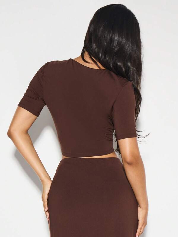 Missguided KIZN Crop Top Short Sleeve Tie Front Knotted Detail Basic Stretchy T-Shirt Clubwear Essential All Season Casual Modern Style Top