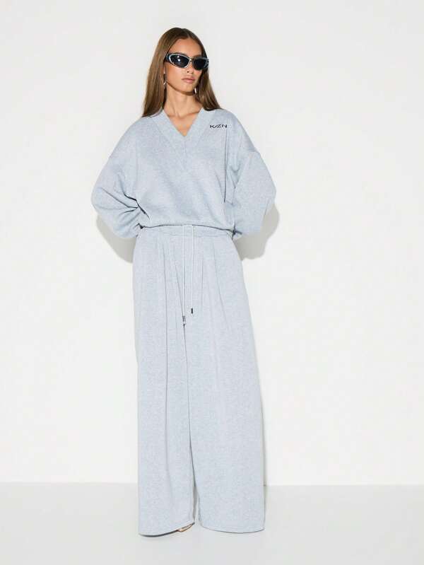 Missguided KIZN Oversized V Neck Sweatshirt With Logo Detail Casual Pullover Long Sleeve Winter Comfort Top