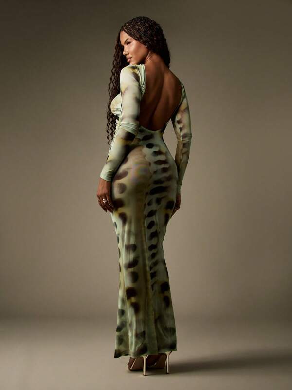 Missguided MISSGUIDED Abstract Print Fitted Maxi Dress With Ruched Details